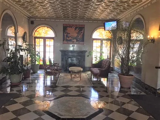 Rented by Virtual Real Estate | media 8