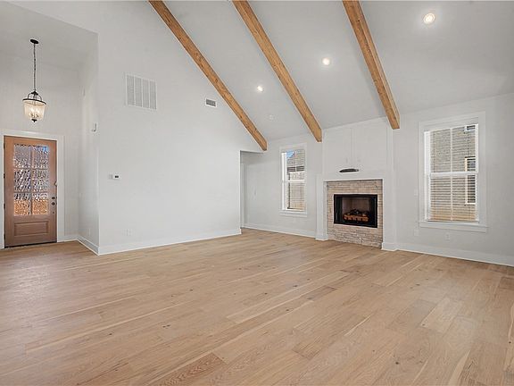 3rd image of 1141 Canyon Maple St
