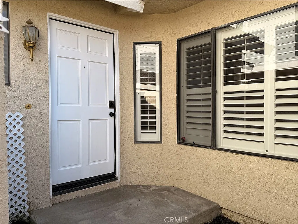 3 bed, 2.5 bath, 1650 sqft, $4,200 — Photo 2