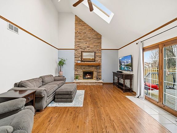 5th image of 2110 Aspen Dr