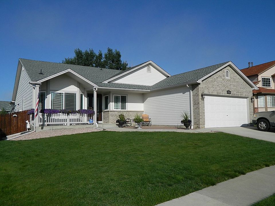Front yard with patio area