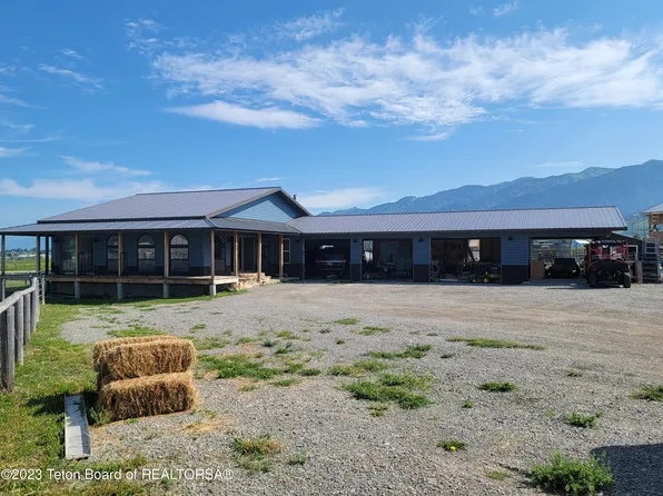 320 Cmr Ln, Etna, WY 83118