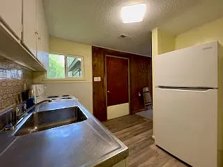 255 Kemp Rd — Photo 3