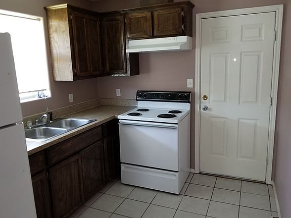 2nd image of 410 Pirul St APT 1