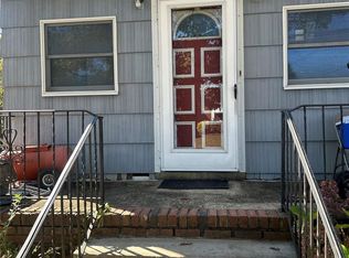 541 Beacon Ave, Lindenhurst, NY 11757
