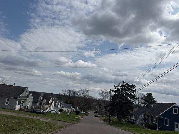 4th image of 1611 27th St NE