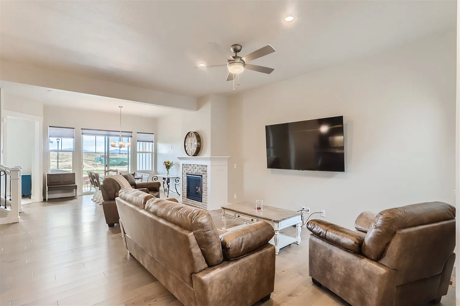4 bed, 3.5 bath, 2600 sqft, $4,500 — Photo 4