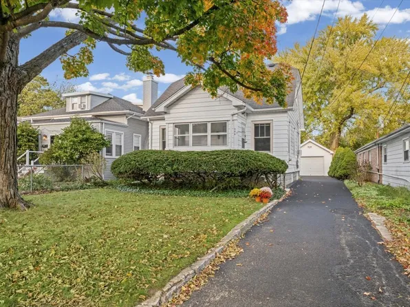 (undisclosed Address), Highland Park, IL 60035