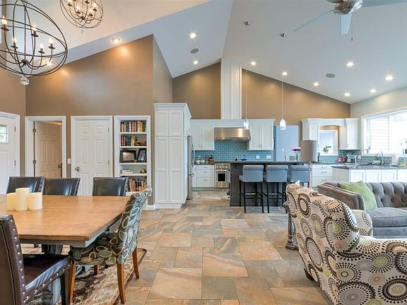 3rd image of 2971 Crescent Shores Dr