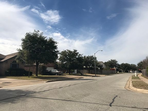 4th image of 1523 Balmorhea Ln