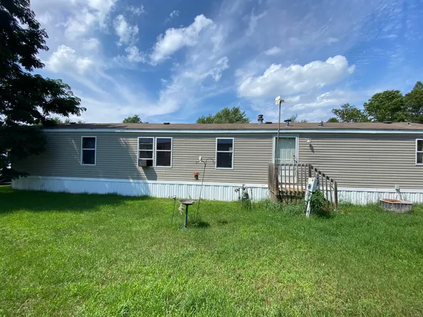 614 S Catfish Ct, Newaygo, MI 49337