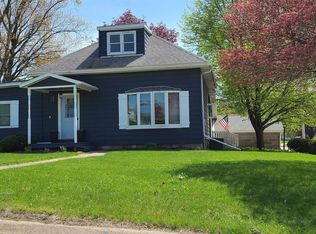 302 Walnut St, Monona, IA 52159
