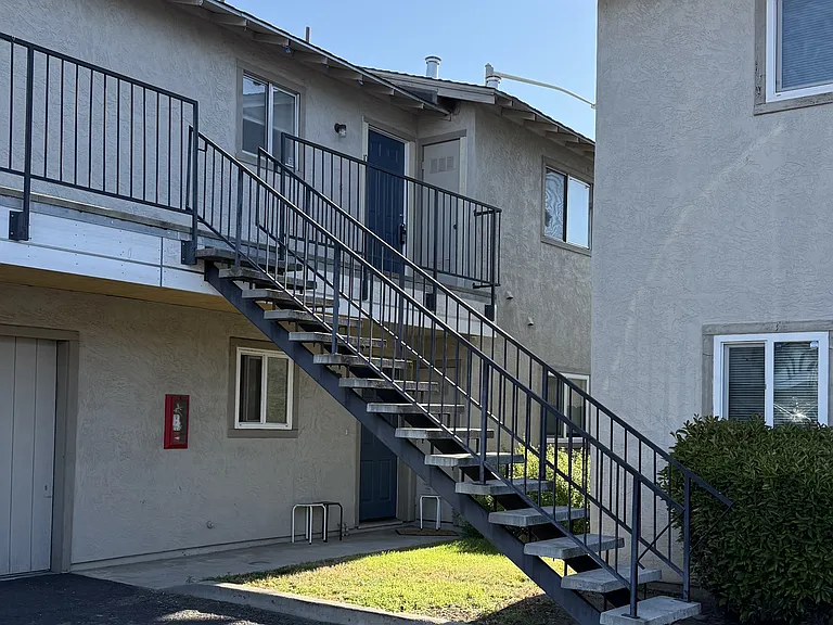 200 Northwoods Ave #10 — Photo 2