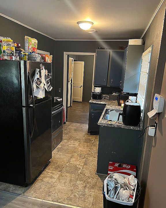 2nd image of 619 Waldo Ave