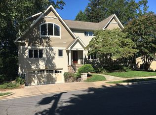 3712 N Woodrow St, Arlington, VA 22207