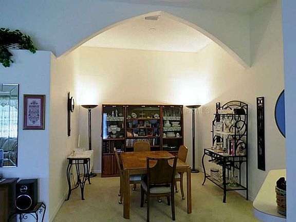 5th image of 26056 Newcombe Cir