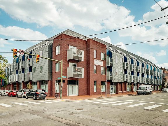 2nd image of 805 W Cary St #404