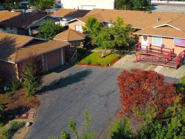 208 Berglund St, Rogue River, OR 97537