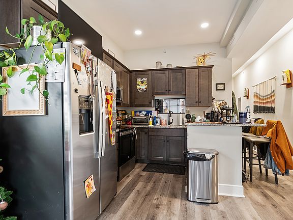 4th image of 13 Kennedy St #204