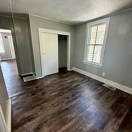 905 S 22nd — Photo 3