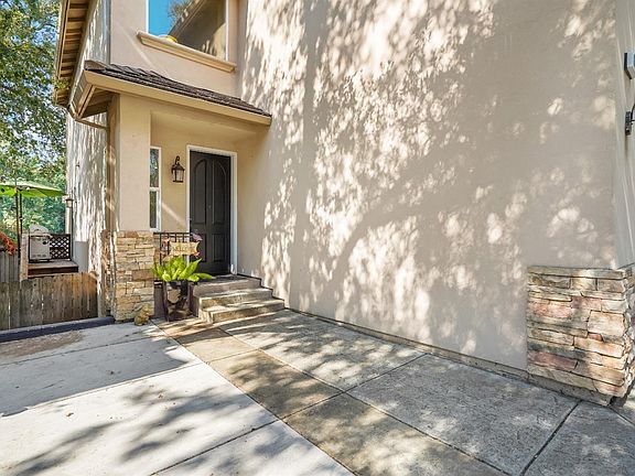 3rd image of 8008 Doral Ct