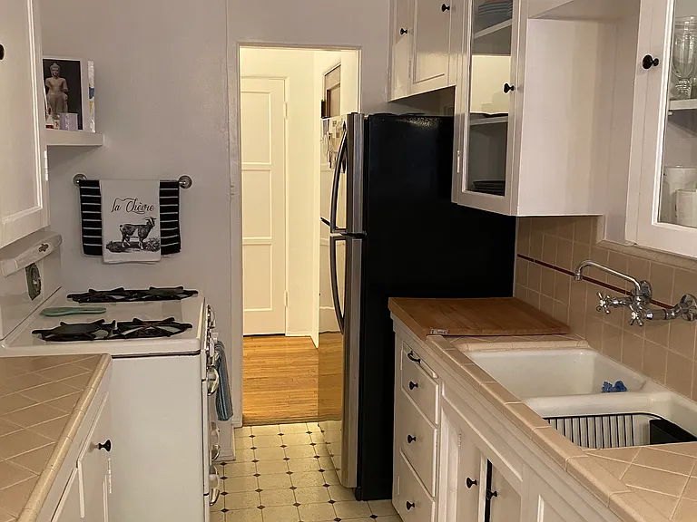 419 S Cloverdale Ave — Photo 9