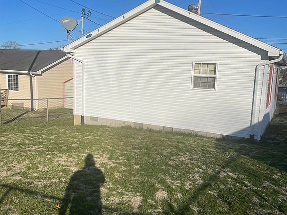 3rd image of 2965 McKenzie Ave