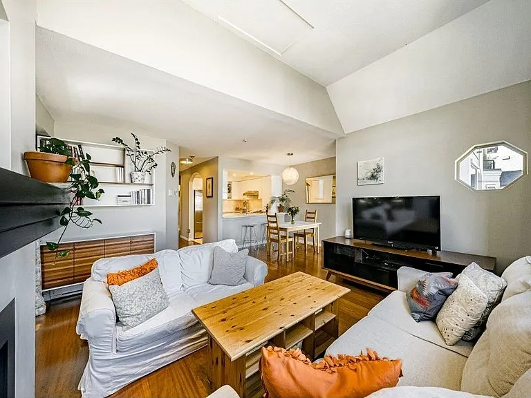 55 E 10th Ave #3 — Photo 7
