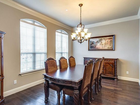 5th image of 517 Fisher Dr