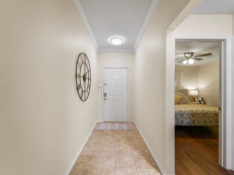 1001 Ridgecrest Dr — Photo 6