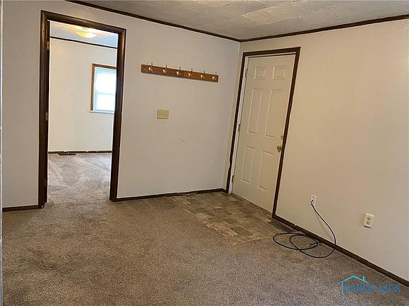 2nd image of 611 E Broadway St