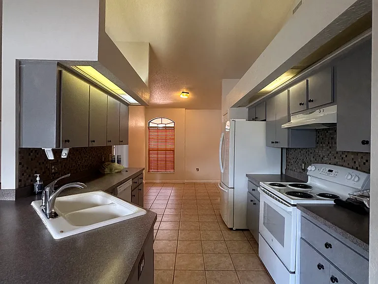 150 S Carolina Ave — Photo 7