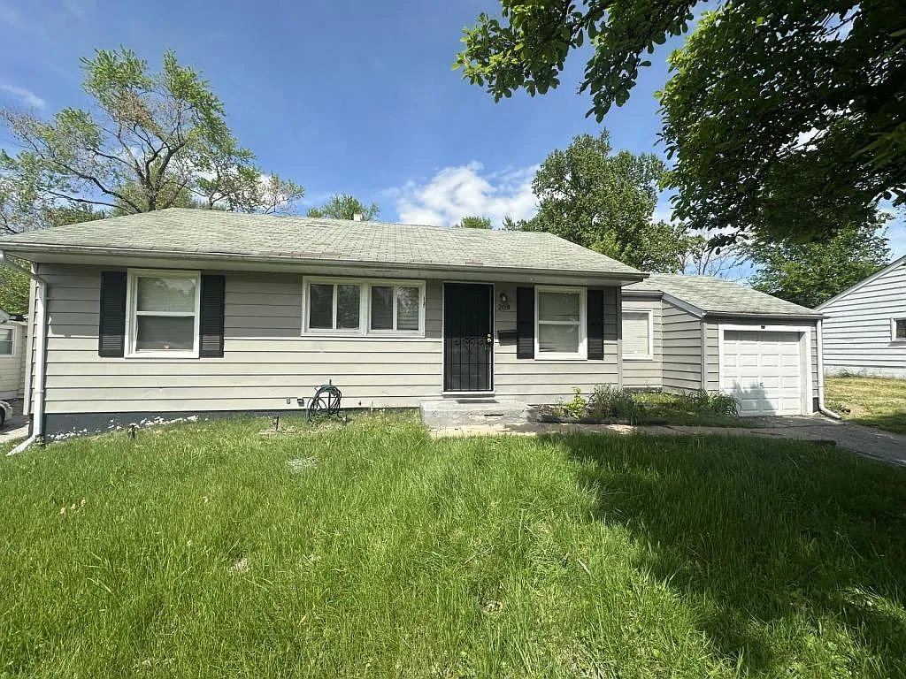 209 Estridge Rd photo 1