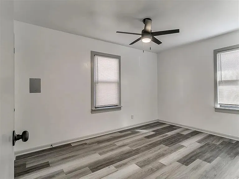 3345 NE 13th St — Photo 7