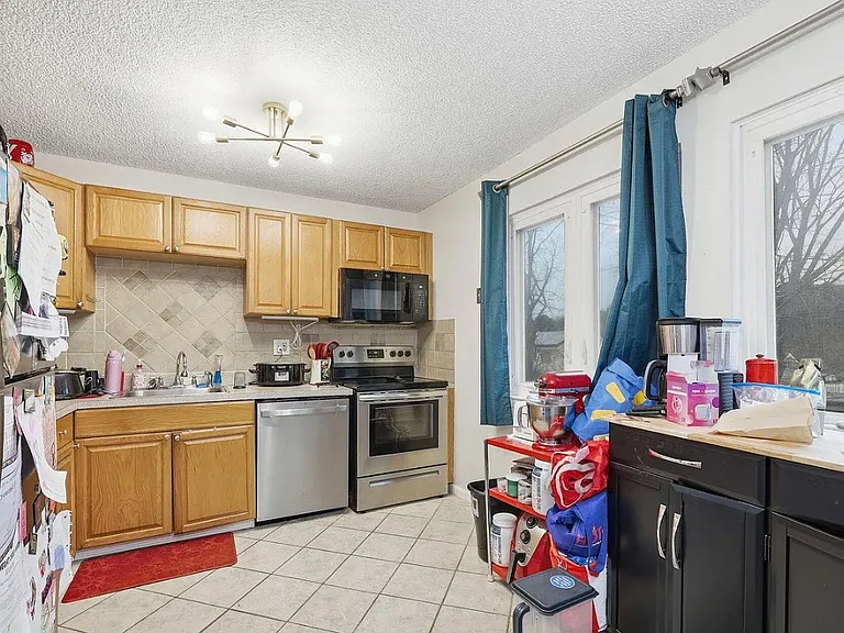 198 Village Dr — Photo 11