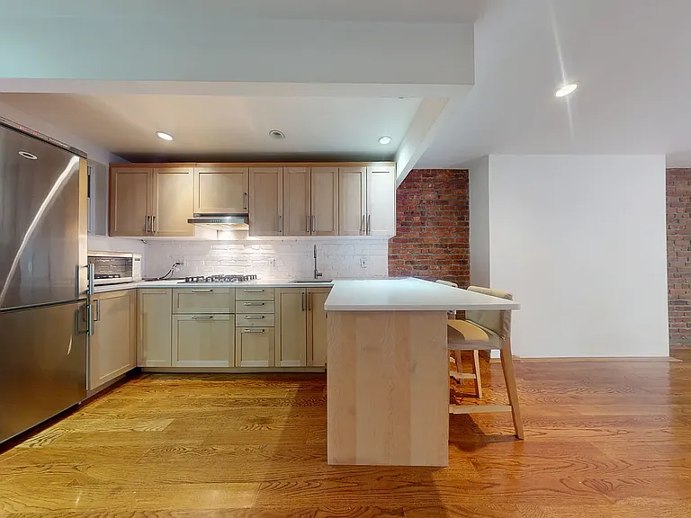 67 E 7th St #1A — Photo 8