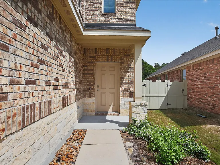 16817 Pink Wintergreen Dr — Photo 3