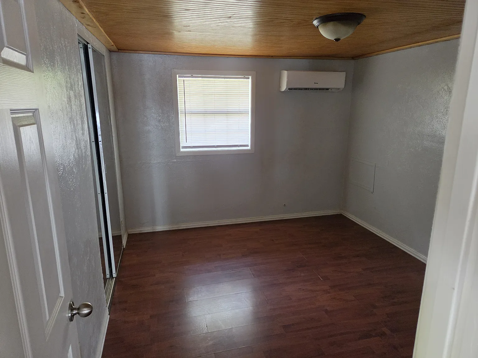 203 Grace Ln — Photo 4