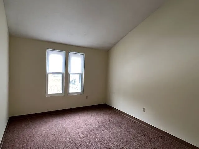 1 Adams Circle Apartments — Photo 4