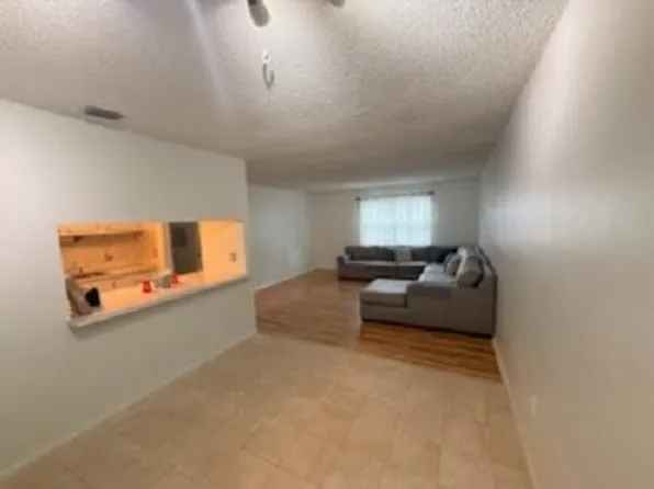 620 62nd Ave N #1100, Saint Petersburg, FL 33702