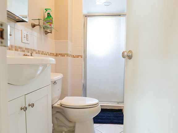 4th image of 20 Cummings Rd #1