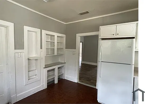 3 bed, 1200 sqft, $1,300 — Photo 2