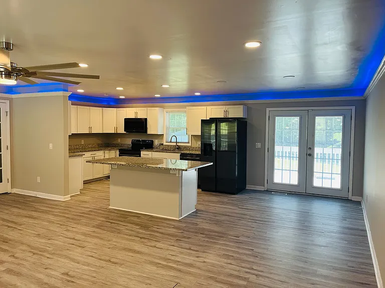 147 N Lake Dr — Photo 8