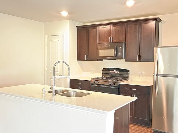 4th image of 1701 Westfall Dr