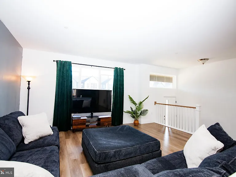 313 Estate Dr — Photo 25