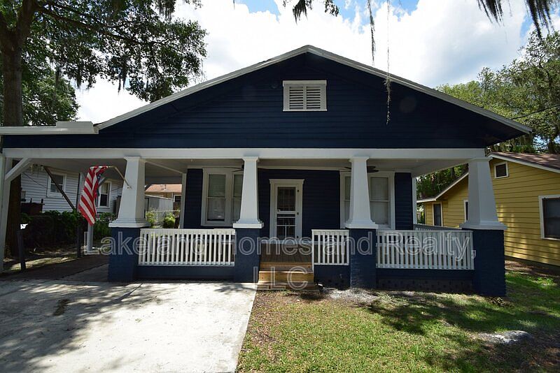 1st image of 906 Vistabula St