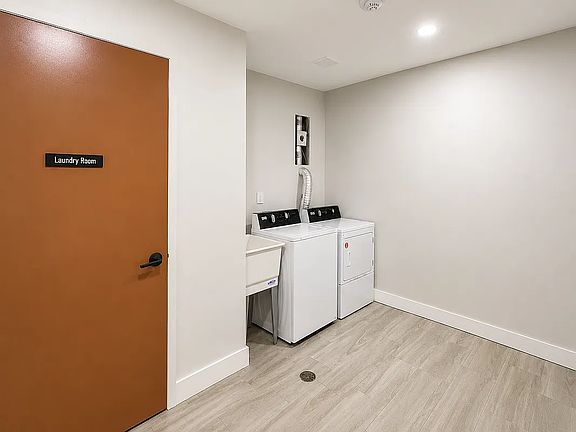 4th image of 720 De Kalb Ave #6