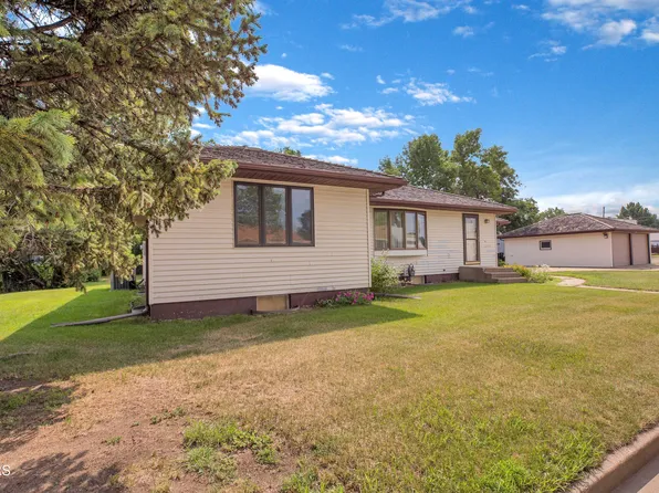 205 S Bell St, Bismarck, ND 58504