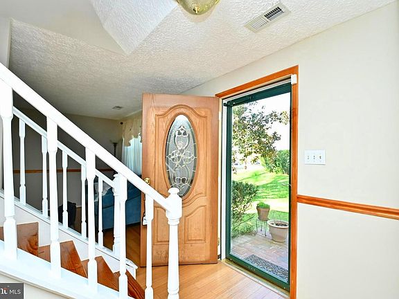 5th image of 10409 Moore Ct