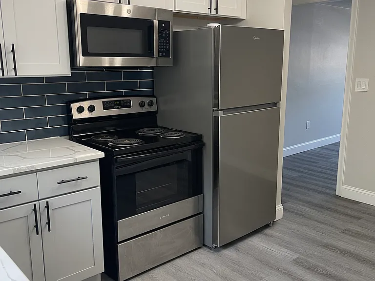 338 Park Ave #C — Photo 2